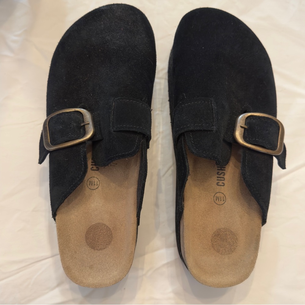 Cushionaire Black Suede Buckle Slides